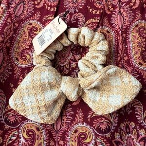 NWT La Bella Gingham Lace Bow Scrunchie